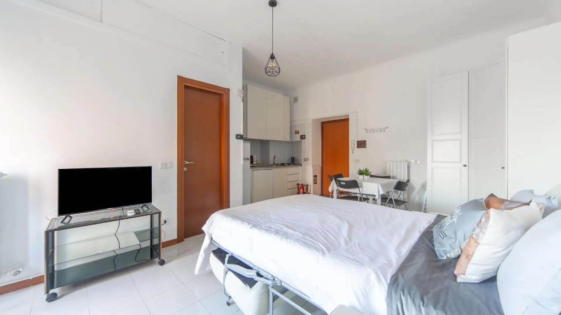 Locami Apartment Niguarda Milánó