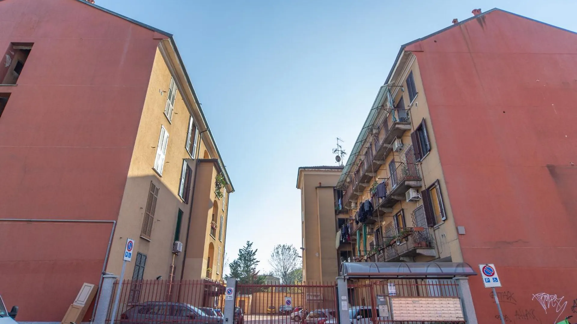 Locami Apartment Niguarda Milánó